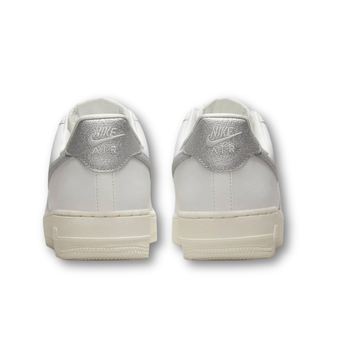 Nike Air Force 1 '07 Summit White Sail White Metallic Silver