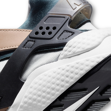 Nike Air Huarache Escape (2021)